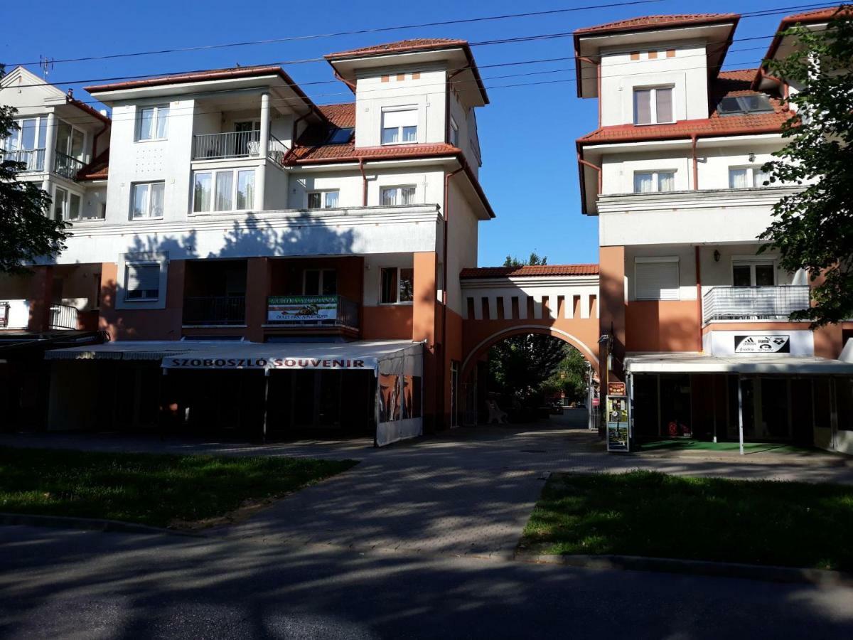 Samuci Apartman Hajdúszoboszló Exterior foto